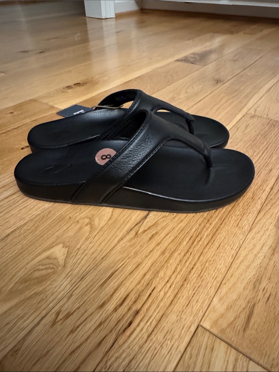 OluKai Shoes - NWT olukai kipea lipi Black Flip-Flop Sandals